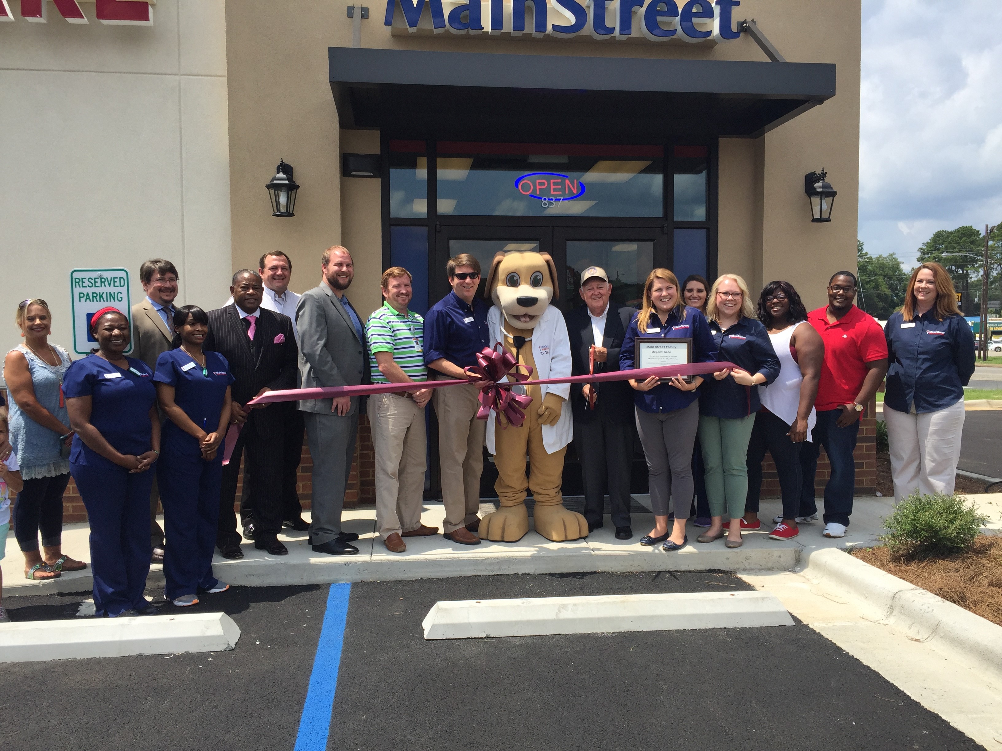 Ribbon Cutting MainStreet Family Care