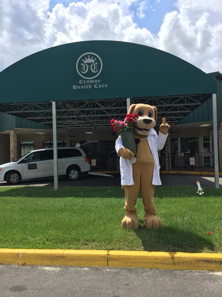 MainStreet Mascot at Crowne Healthcare Choir Concert August