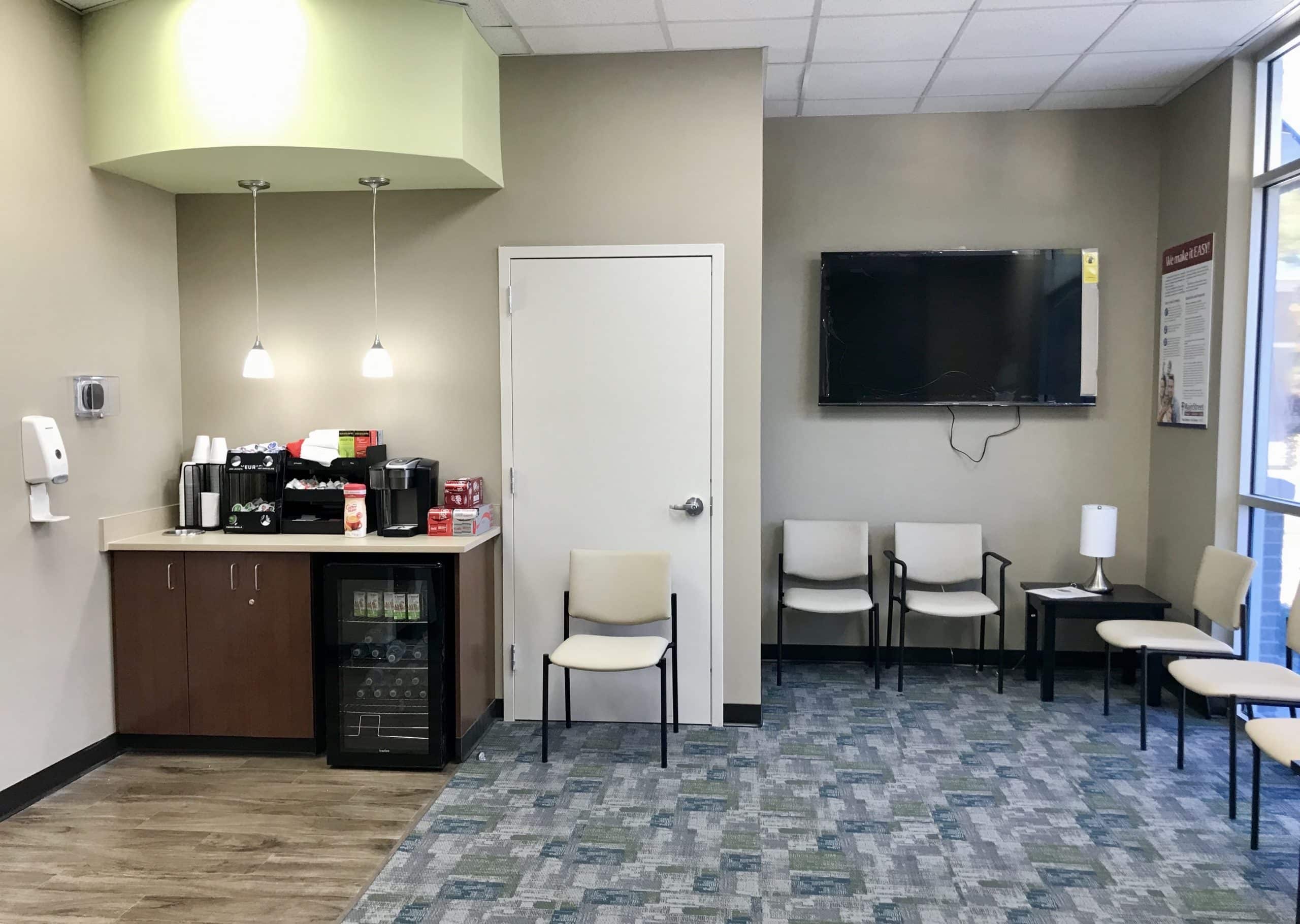 The lobby of MainStreet Family care in Tallahassee, Florida